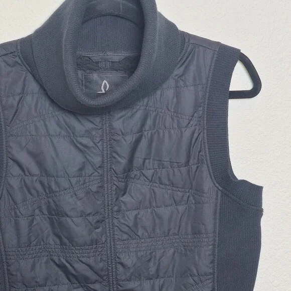 prAna Women’s Quilted Fleece Vest Small Black Cowl Neck Outdoor Hiking - Picture 3 of 9